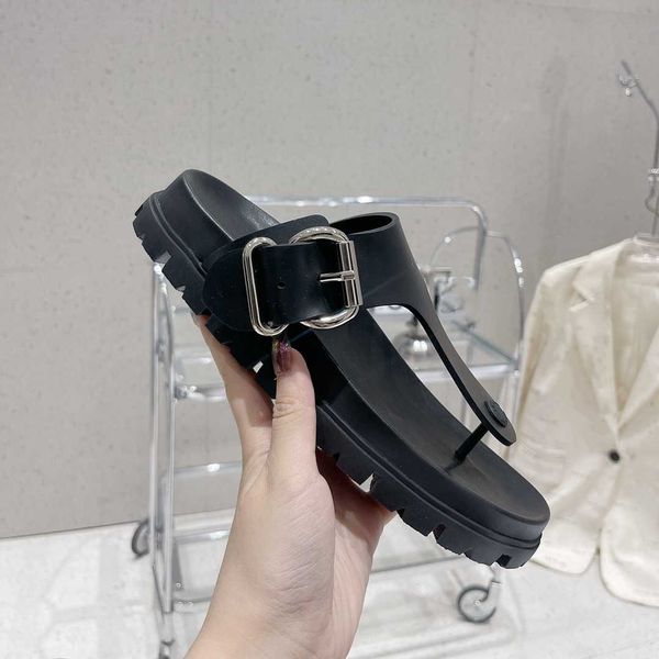 fashion designer ladies flip flops simple youth slippers suitable for spring prad summer and autumn ls beaches other places gp2a, Black
fashion designer ladies flip flops simple youth slippers suitable for spring prad summer and autumn ls beaches other places gp2a, Black