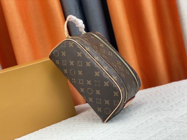 cosmetic bag with double zipper storage box cosmetic bag monograms canvas leather designer luxury suitcase multi size highs quality travel b
cosmetic bag with double zipper storage box cosmetic bag monograms canvas leather designer luxury suitcase multi size highs quality travel b