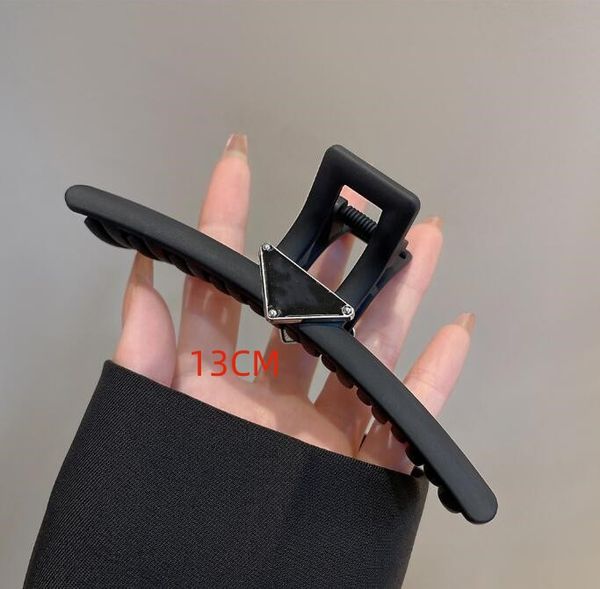 designer triangle frosted hair clips large size & barrettes for women girls brand letter designer hair claw fashion black shark hairpin hair, Golden;silver
designer triangle frosted hair clips large size & barrettes for women girls brand letter designer hair claw fashion black shark hairpin hair, Golden;silver