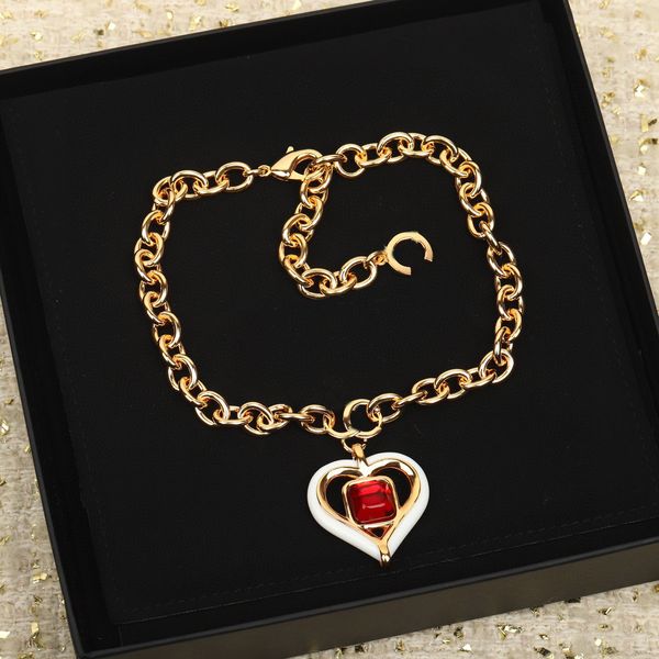 2023 luxury quality charm pendant necklace with white and red colord heart shape design in 18k gold plated have box stamp ps7900a, Golden
2023 luxury quality charm pendant necklace with white and red colord heart shape design in 18k gold plated have box stamp ps7900a, Golden