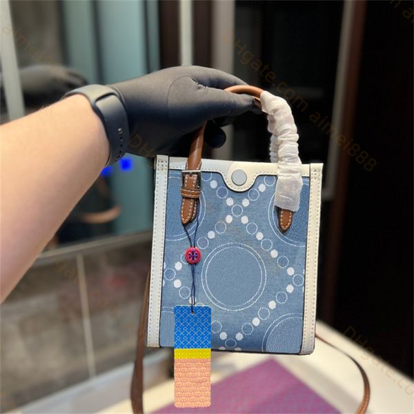 women fashion designers canvas shoulders bag leather shoulder strap handbags buckle cross body bags luxury designer clutch totes hobo purses
women fashion designers canvas shoulders bag leather shoulder strap handbags buckle cross body bags luxury designer clutch totes hobo purses