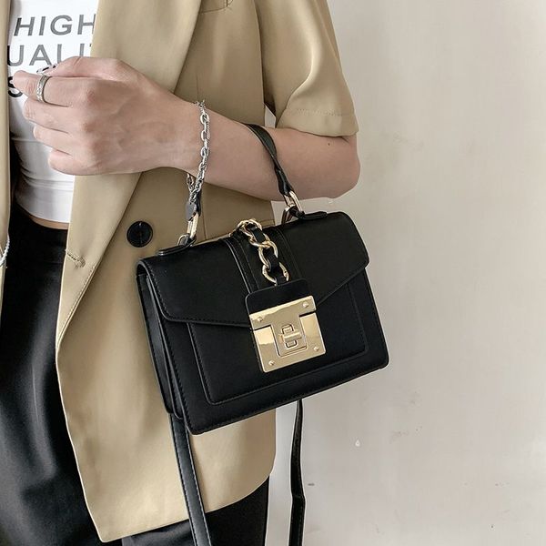 cross-border women shoulder bag fashion lock bag handbag contrast color single messenger bags, Black;red
cross-border women shoulder bag fashion lock bag handbag contrast color single messenger bags, Black;red