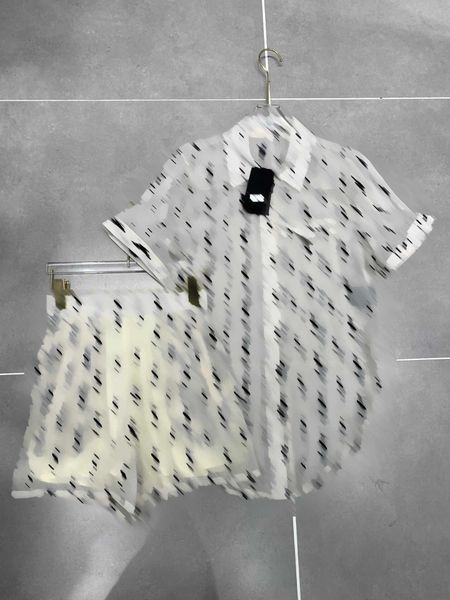23ss womens designer clothing women shirt set lapel full logo flocking process short sleeve shorts set women clothes, White
23ss womens designer clothing women shirt set lapel full logo flocking process short sleeve shorts set women clothes, White