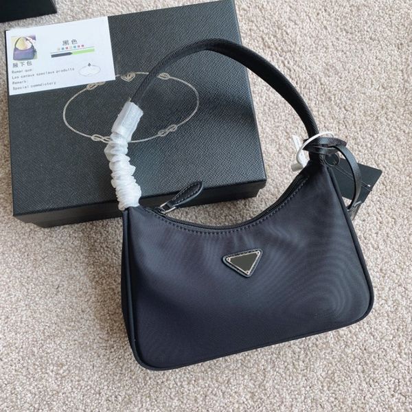 brand new women's nylon leather shoulder bag luxury designer crossbody bags tote handbag lady messenger canvas lady purse
brand new women's nylon leather shoulder bag luxury designer crossbody bags tote handbag lady messenger canvas lady purse
