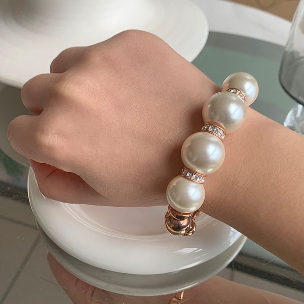 beaded canpel fashion big round shell pearl bracelets for women mona lisa bracelets cz zircon bridal wedding jewelry gifts 230425, Black
beaded canpel fashion big round shell pearl bracelets for women mona lisa bracelets cz zircon bridal wedding jewelry gifts 230425, Black