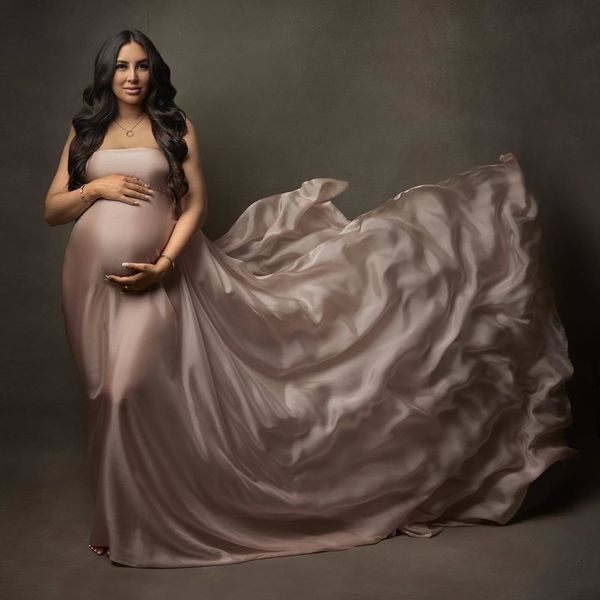 maternity dresses silk fabric gown pography props tossing pregnancy po shiny glossy wrap fancy pregnant 230424, White
maternity dresses silk fabric gown pography props tossing pregnancy po shiny glossy wrap fancy pregnant 230424, White