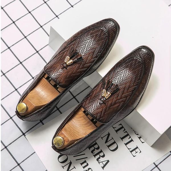 men tassel plaid new loafers weaving shoes comfortable soft leisure leather shoes fashion sapato masculino large size 45 d2h32, Black
men tassel plaid new loafers weaving shoes comfortable soft leisure leather shoes fashion sapato masculino large size 45 d2h32, Black