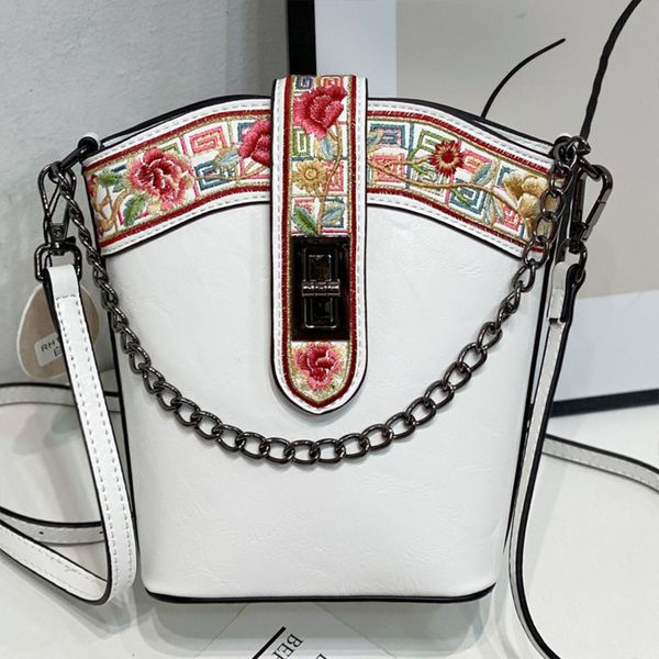 evening bags volass's bag 2023 trend women shoulder for female embroidery crossbody leather purses and handbags sac main femme 230424
evening bags volass's bag 2023 trend women shoulder for female embroidery crossbody leather purses and handbags sac main femme 230424
