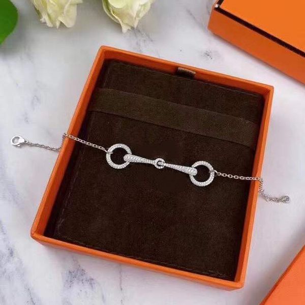 h bracelet for woman designer couple gold plated 18k t0p highest counter advanced materials brand designer european size fashion premium gif, Golden;silver
h bracelet for woman designer couple gold plated 18k t0p highest counter advanced materials brand designer european size fashion premium gif, Golden;silver