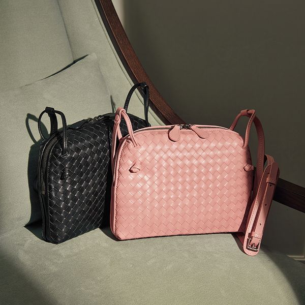 evening bags shoulder crossbody for women luxury genuine leather fashion woven handbag simple shell messenger 230424
evening bags shoulder crossbody for women luxury genuine leather fashion woven handbag simple shell messenger 230424