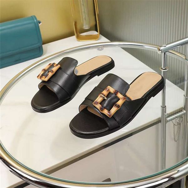fashion beach shoes 2023 ggity summer men's and women's cartoon shoes alphabet logo casual slippers 06-01
fashion beach shoes 2023 ggity summer men's and women's cartoon shoes alphabet logo casual slippers 06-01
