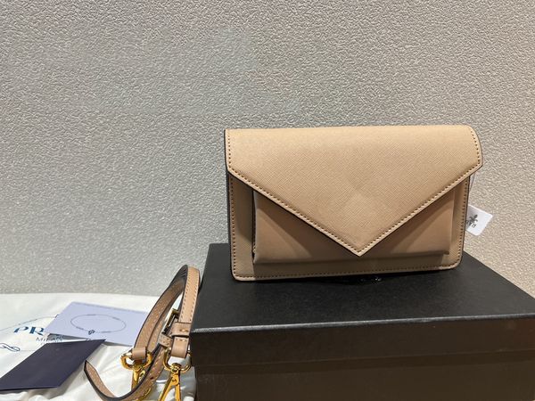 trendy brand bag women's shoulder bag crossbody bag designer bag small envelope convenient gift box
trendy brand bag women's shoulder bag crossbody bag designer bag small envelope convenient gift box