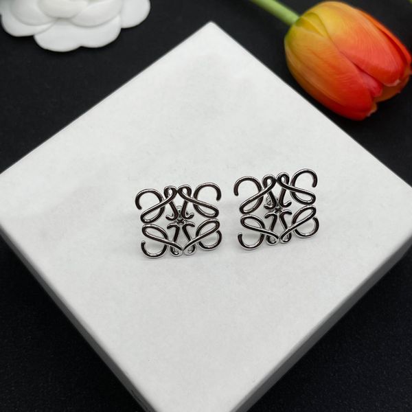 heavy duty openwork geometric line stud earrings fashionable jewelry simple designer earrings for men and women metallic fine jewellery, Golden;silver
heavy duty openwork geometric line stud earrings fashionable jewelry simple designer earrings for men and women metallic fine jewellery, Golden;silver