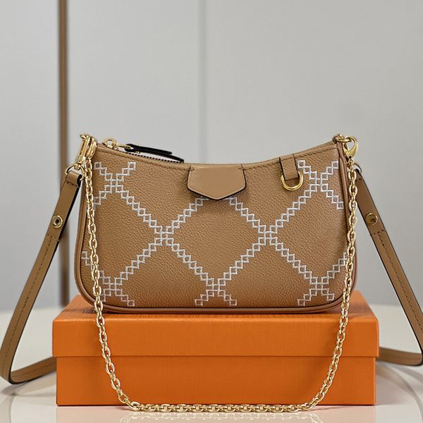 luxury crossbody bag designer shoulder bag handbags genuine leather chain bag 19cm level replication evening bag with box wl155
luxury crossbody bag designer shoulder bag handbags genuine leather chain bag 19cm level replication evening bag with box wl155