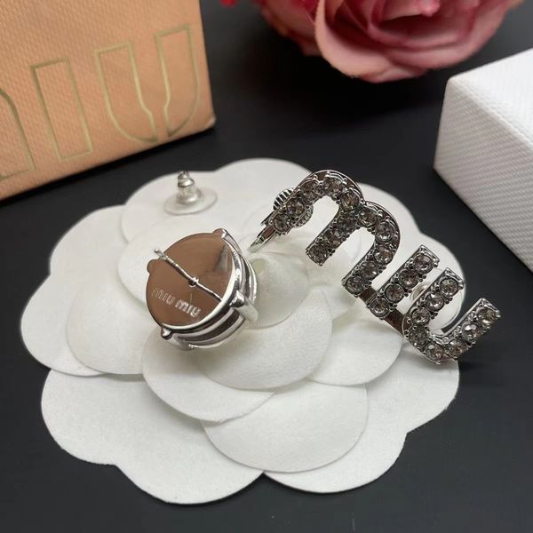 miu letter set diamond earrings asymmetric versatile commuting style earrings, Golden;silver
miu letter set diamond earrings asymmetric versatile commuting style earrings, Golden;silver