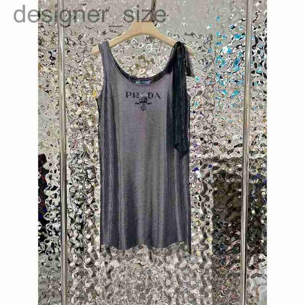 casual dresses designer women's crystal sparkling diamond chiffon vest skirt with fashionable, luxurious and slim upper body, versatile, Black;gray
casual dresses designer women's crystal sparkling diamond chiffon vest skirt with fashionable, luxurious and slim upper body, versatile, Black;gray
