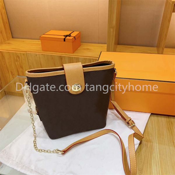 luxury bucket shoulder bags designer cross body bag vintage handbag with metal chain new women's printed purse
luxury bucket shoulder bags designer cross body bag vintage handbag with metal chain new women's printed purse