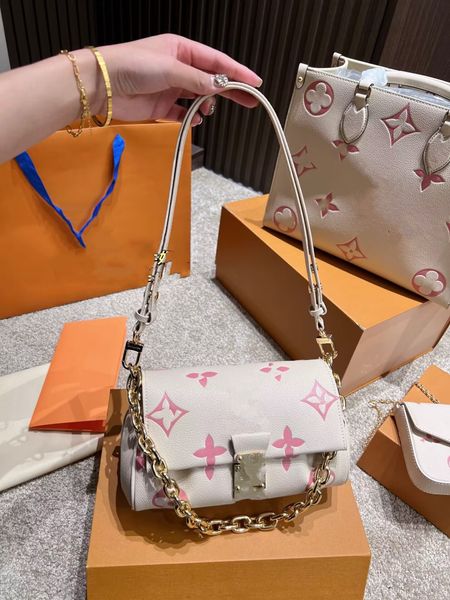 cowhide luxury brand designer women's bag 2023 new cloud bag one shoulder oblique span bag strawberry milk series classic presbyopia ha
cowhide luxury brand designer women's bag 2023 new cloud bag one shoulder oblique span bag strawberry milk series classic presbyopia ha
