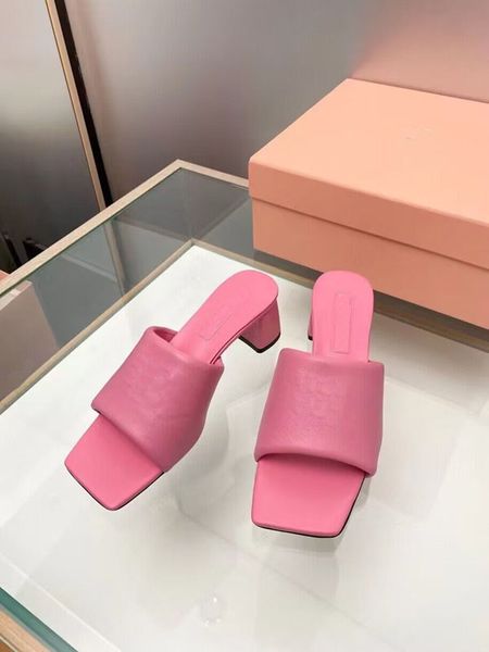 thick heeled slippers, classic flat heels, 2023 summer lazy high heel designer fashion letter round toe women's shoes 35-41, Black
thick heeled slippers, classic flat heels, 2023 summer lazy high heel designer fashion letter round toe women's shoes 35-41, Black
