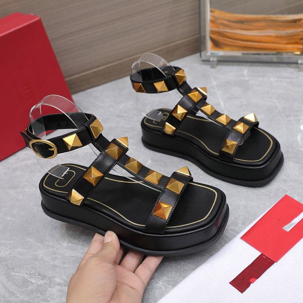 designer beach shoes valentinoity leather slippers women fashion sandals v platform style pool slides indoor outdoor shoes woman footwear gh
designer beach shoes valentinoity leather slippers women fashion sandals v platform style pool slides indoor outdoor shoes woman footwear gh