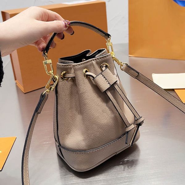 bags designer totes bag women handbag classic luxury brand crossbody letter printing shoulder bag leather bucket bags ladies purse fashion w
bags designer totes bag women handbag classic luxury brand crossbody letter printing shoulder bag leather bucket bags ladies purse fashion w