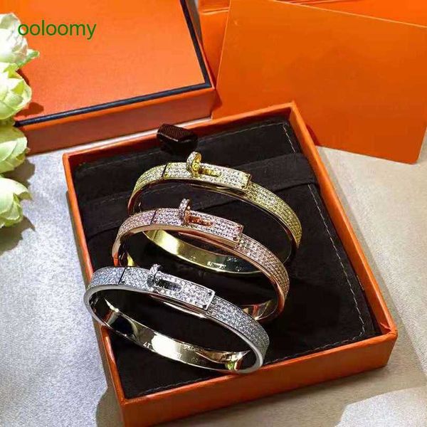 hemrres designer bracelet letter half diamond bracelet temperament plated 18k rose gold pig nose couple 66xb, Golden;silver
hemrres designer bracelet letter half diamond bracelet temperament plated 18k rose gold pig nose couple 66xb, Golden;silver