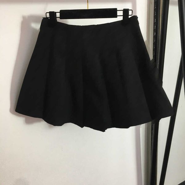 23ss mini skirt wrap skirt designer skirts denim skirt double f jacquard letter pleated short women clothes a1, Black
23ss mini skirt wrap skirt designer skirts denim skirt double f jacquard letter pleated short women clothes a1, Black