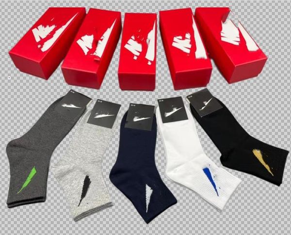 2023 men's socks for men and womens sport sock slippers 100% cotton wholesale couple design 5 pcs with box, Black
2023 men's socks for men and womens sport sock slippers 100% cotton wholesale couple design 5 pcs with box, Black