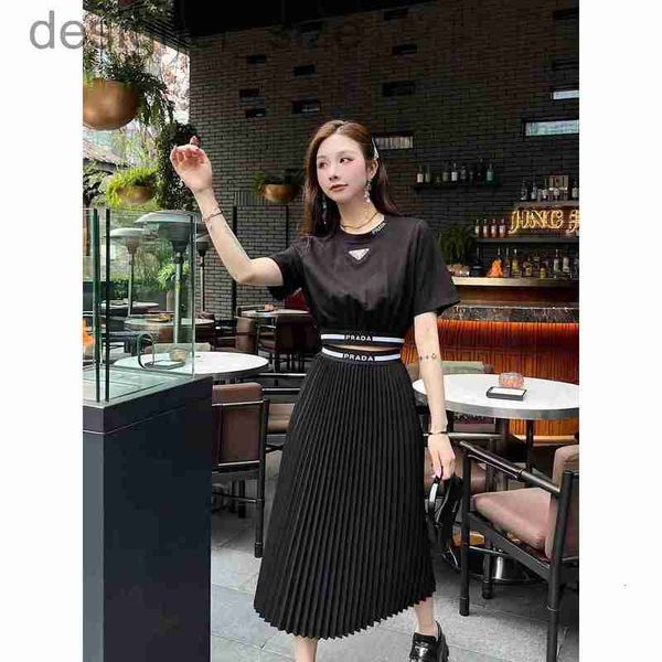 two piece dress designer 23 spring/summer short paired with pleated skirt set with printed collar and chest decoration p6kh, White
two piece dress designer 23 spring/summer short paired with pleated skirt set with printed collar and chest decoration p6kh, White