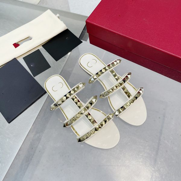 designer beach shoes valentinoity women leather sandals fashion v rivet slippers signature style pool slides indoor outdoor woman shoes jj
designer beach shoes valentinoity women leather sandals fashion v rivet slippers signature style pool slides indoor outdoor woman shoes jj