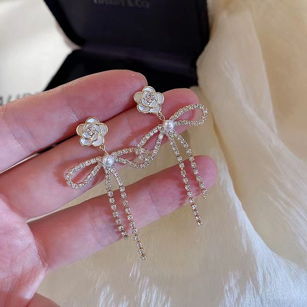 pure white color daisy butterfly flower dangle earrings for women new summer korean orecchino creative romantic wedding jewelry, Silver
pure white color daisy butterfly flower dangle earrings for women new summer korean orecchino creative romantic wedding jewelry, Silver