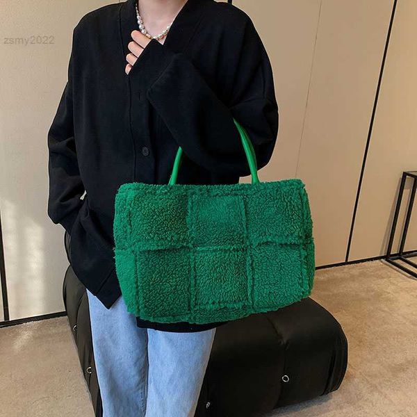 totes winter velvet tote bag for women 2021 fashion chain shoulder bags designer luxury purses and handbags brand plush big hand bag
totes winter velvet tote bag for women 2021 fashion chain shoulder bags designer luxury purses and handbags brand plush big hand bag