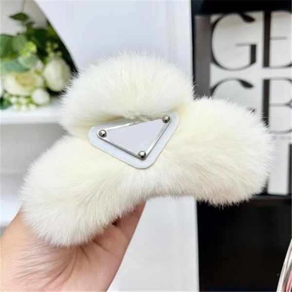 new women fluffy hair clips designer luxurys hairpins fuzzy letters claw clip furry winter warm hair pin designers girls hairclips jewelry, Golden;silver
new women fluffy hair clips designer luxurys hairpins fuzzy letters claw clip furry winter warm hair pin designers girls hairclips jewelry, Golden;silver