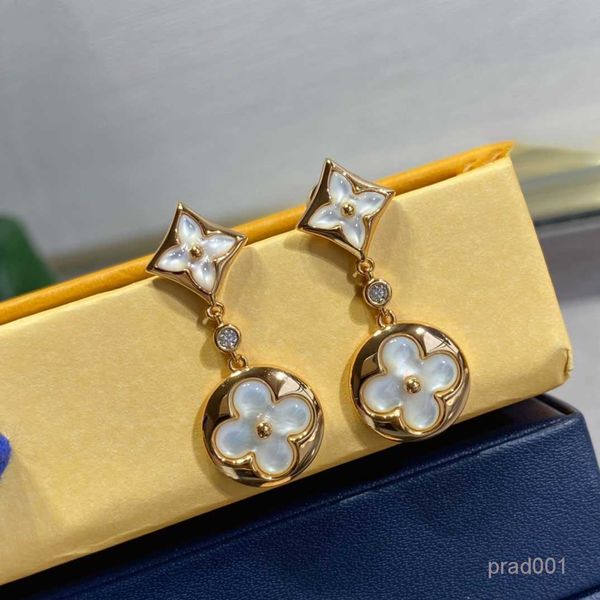 earrings designer 18k gold plating luxury brand stud women wedding party jewelry, Golden;silver
earrings designer 18k gold plating luxury brand stud women wedding party jewelry, Golden;silver
