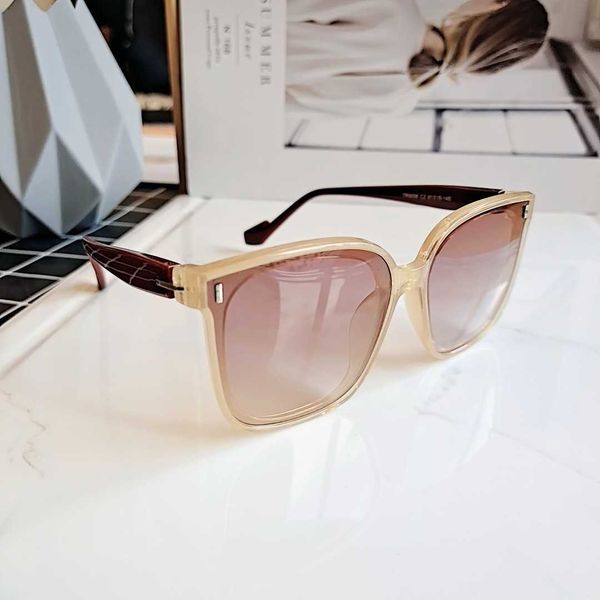 frames korean fashion new square large frame tr90 men's polarized women's trend advanced sunshade driving sunglasses, White;black
frames korean fashion new square large frame tr90 men's polarized women's trend advanced sunshade driving sunglasses, White;black