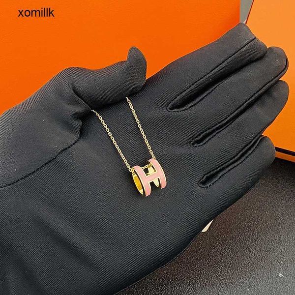 hermm designer necklace strands with steel seal cnc process h letter necklace pendant titanium non fading jewelry female enamel 18k ba67, Black
hermm designer necklace strands with steel seal cnc process h letter necklace pendant titanium non fading jewelry female enamel 18k ba67, Black