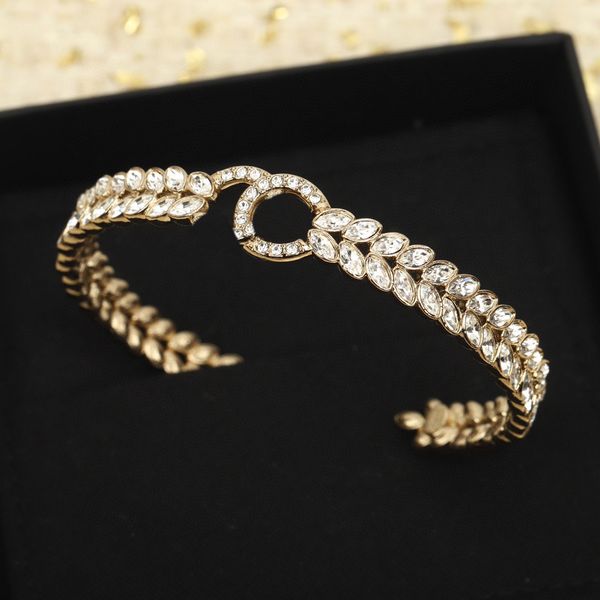 2023 luxury quality charm opened bangle hollow design with all diamond in 18k gold plated have box stamp ps7893a, Golden
2023 luxury quality charm opened bangle hollow design with all diamond in 18k gold plated have box stamp ps7893a, Golden