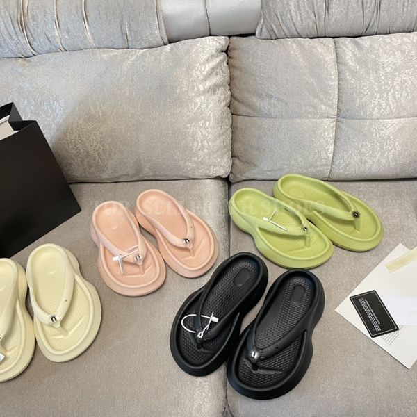 designer slipper women flat flip flops waterfront rubber slide letters decorating summer beach vacation slippers light sandals, Black
designer slipper women flat flip flops waterfront rubber slide letters decorating summer beach vacation slippers light sandals, Black