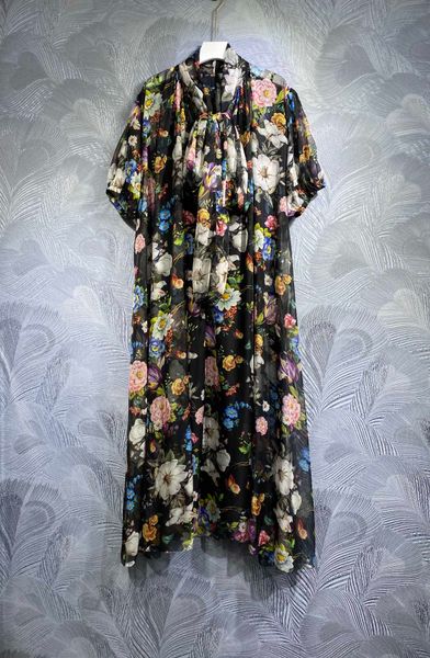 2023 fragmented flower dress women's summer standing collar sweet ruffle edge slim fit beach resort skirt long dress, Black;gray
2023 fragmented flower dress women's summer standing collar sweet ruffle edge slim fit beach resort skirt long dress, Black;gray