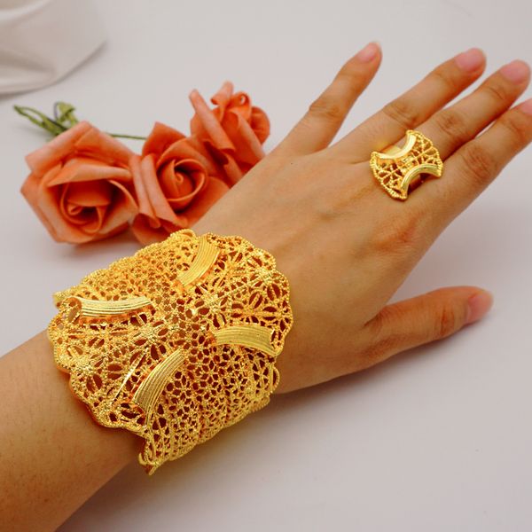 wedding jewelry sets dubai gold color bracelet for women african bangle ring ethiopian jewelry bridal wedding engagement gifts party 230425, Slivery;golden
wedding jewelry sets dubai gold color bracelet for women african bangle ring ethiopian jewelry bridal wedding engagement gifts party 230425, Slivery;golden