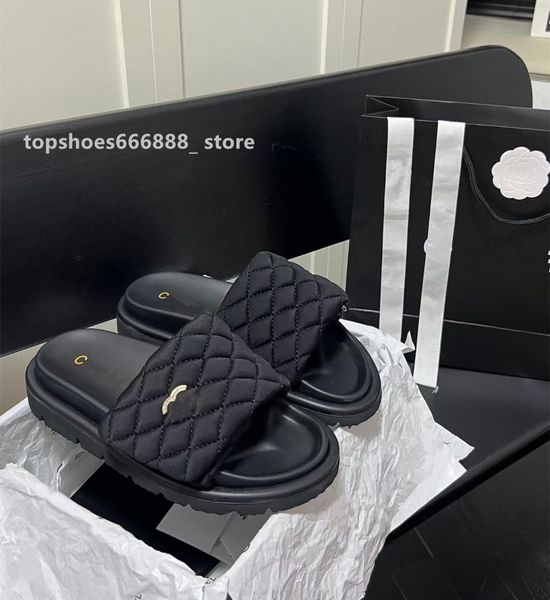 2023 men women summer slippers luxury designer sandals fashion quilted couple slide brands flip-flops quilted channel casual shoes sapatos, Black
2023 men women summer slippers luxury designer sandals fashion quilted couple slide brands flip-flops quilted channel casual shoes sapatos, Black