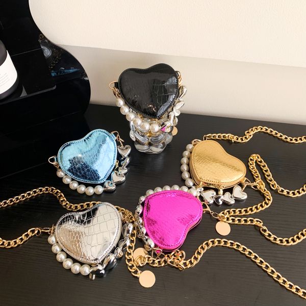 evening bags 2023 summer women brand chicken heart shoulder for mini lipstick fashion chain crossbody designer purse 230424
evening bags 2023 summer women brand chicken heart shoulder for mini lipstick fashion chain crossbody designer purse 230424