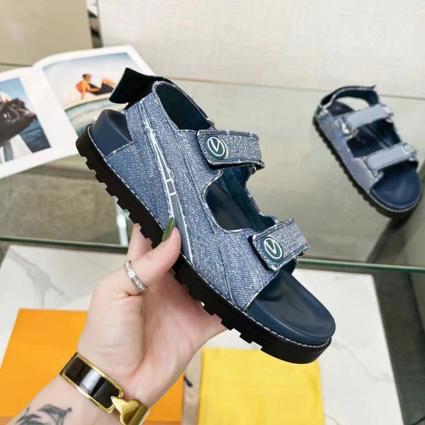 designer slipper luxury slides brand sandals woman slide men slippers flat bottom flip flop design sneakers leather sandal by 1978 w271 06, Black
designer slipper luxury slides brand sandals woman slide men slippers flat bottom flip flop design sneakers leather sandal by 1978 w271 06, Black
