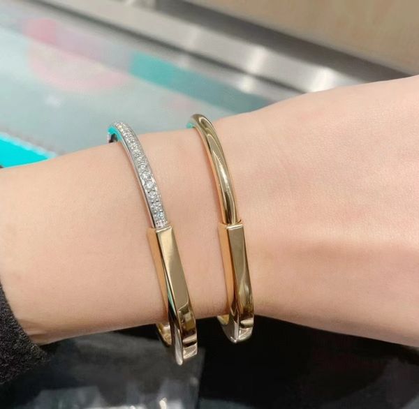 cuff multi-row designer bracelet high-end luxury gold and silver two-color diamond bracelet, White
cuff multi-row designer bracelet high-end luxury gold and silver two-color diamond bracelet, White