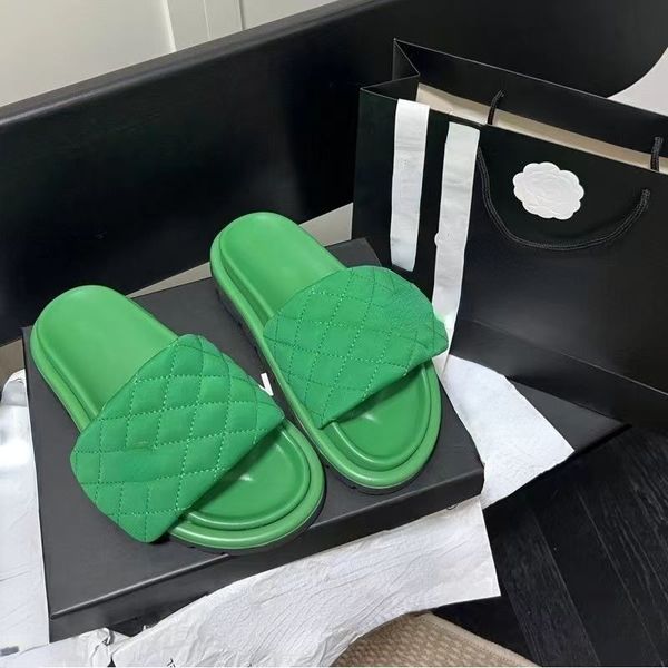 2023 new silk pine cake thick bottoming op19 outside wear flip-flop women's shoes show slimming and heighting couples beach sandals, Black
2023 new silk pine cake thick bottoming op19 outside wear flip-flop women's shoes show slimming and heighting couples beach sandals, Black