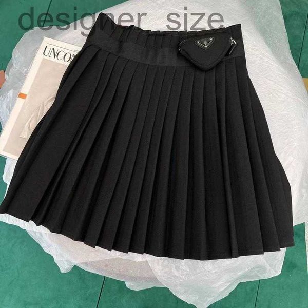 skirts designer 23 waist pack half skirt with classic pleated design and detachable triangular waist pack at the waist, exuding a youthful t, Black
skirts designer 23 waist pack half skirt with classic pleated design and detachable triangular waist pack at the waist, exuding a youthful t, Black