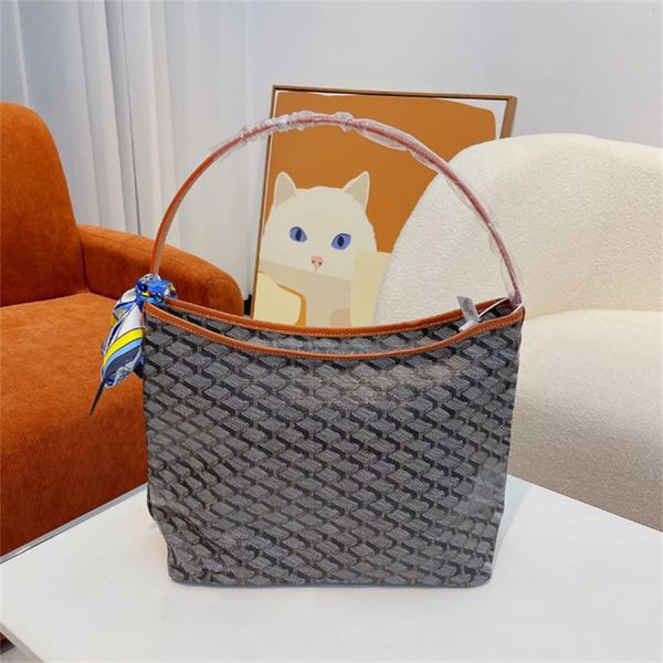 luxurys handbags designer bag the underarm bag crossbody bag flexible and secure microcosmhas an iconic detachable small bag with 8
luxurys handbags designer bag the underarm bag crossbody bag flexible and secure microcosmhas an iconic detachable small bag with 8