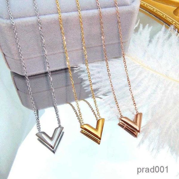 designer v letter necklace never fade hypoallergenic women titanium steel 18k gold plated choker pendant necklaces rose gold silver love lin
designer v letter necklace never fade hypoallergenic women titanium steel 18k gold plated choker pendant necklaces rose gold silver love lin