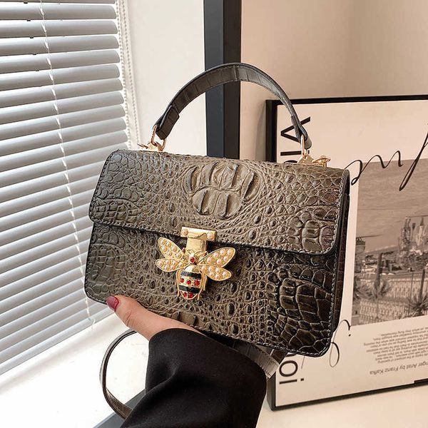 new crocodile pattern handbag single shoulder bag gradient little bee messenger crossbody bags light luxury handheld women's bag 230425
new crocodile pattern handbag single shoulder bag gradient little bee messenger crossbody bags light luxury handheld women's bag 230425