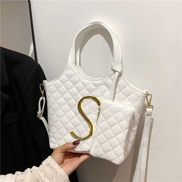 star's same large-capacity lingatot bag for women's fall 2023 new fashion one-shoulder portable commuter underarm
star's same large-capacity lingatot bag for women's fall 2023 new fashion one-shoulder portable commuter underarm